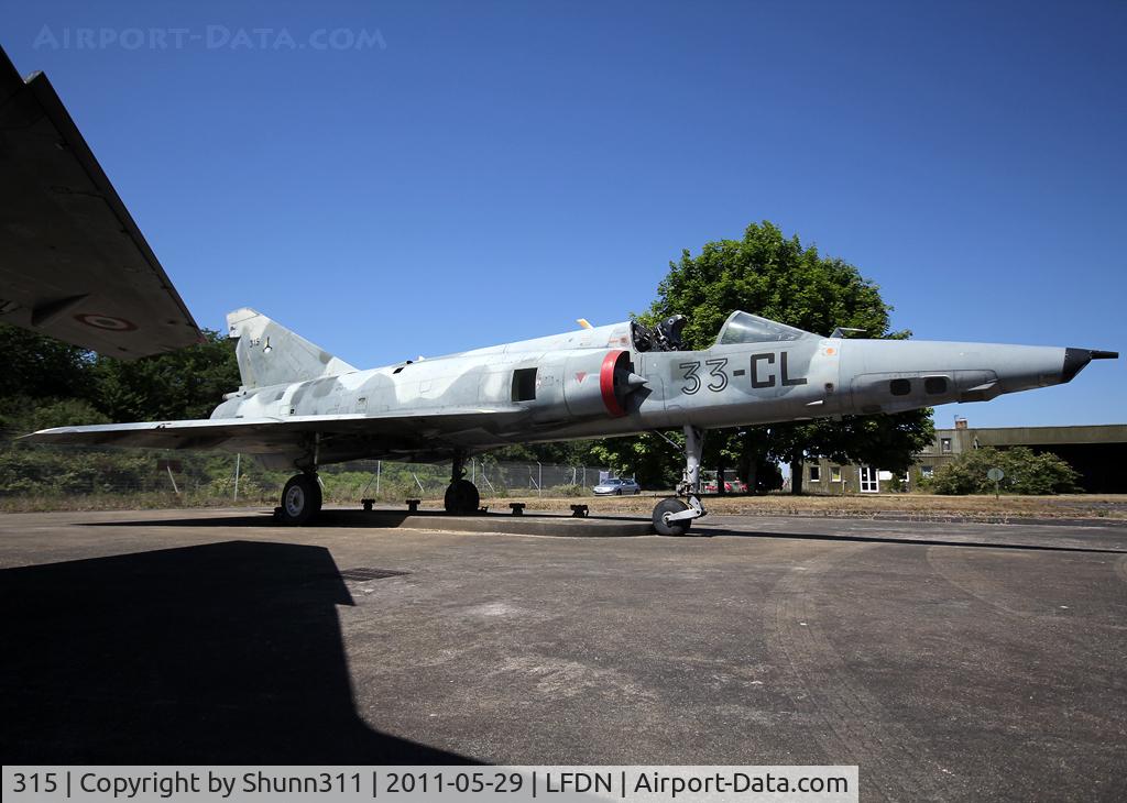315, Dassault Mirage IIIR C/N 315, Stored at LFDN and seen during Open Day...
