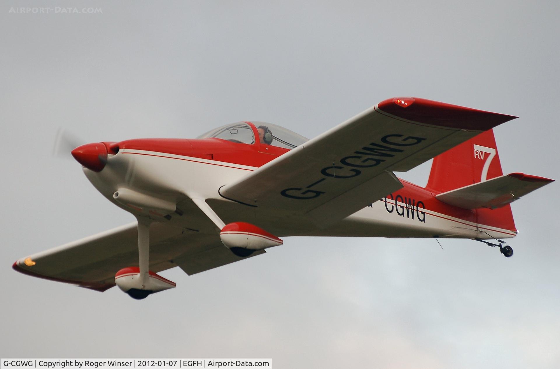 G-CGWG, 2011 Vans RV-7 C/N PFA 323-14486, Finals Runway 28.
