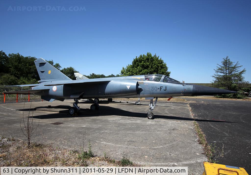 63, Dassault Mirage F.1C C/N 63, Stored at Rochefort AFB and seen during an Open Day...