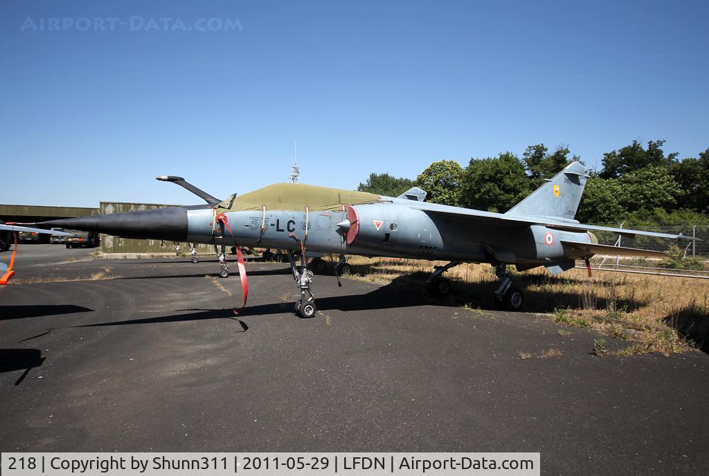 218, Dassault Mirage F.1C-200 C/N 218, Stored at Rochefort AFB and seen during an Open Day...