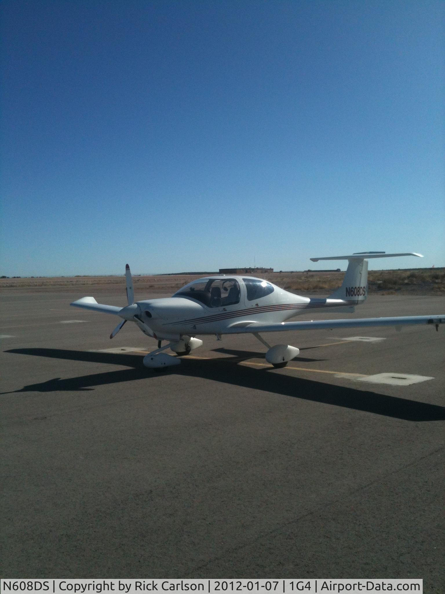 N608DS, 2002 Diamond DA-40 Diamond Star C/N 40.217, Grand Canyon West