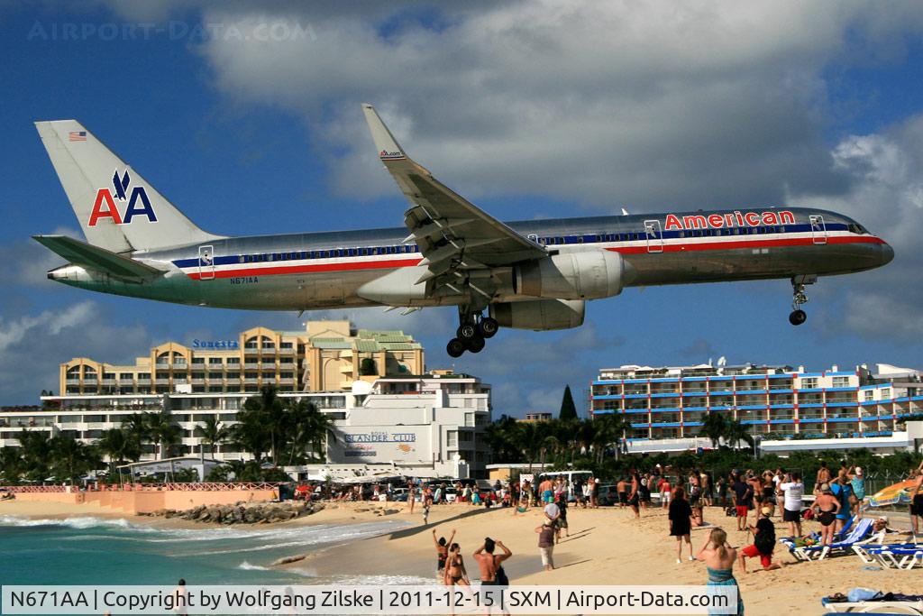 N671AA, 1992 Boeing 757-223 C/N 25336, visitor