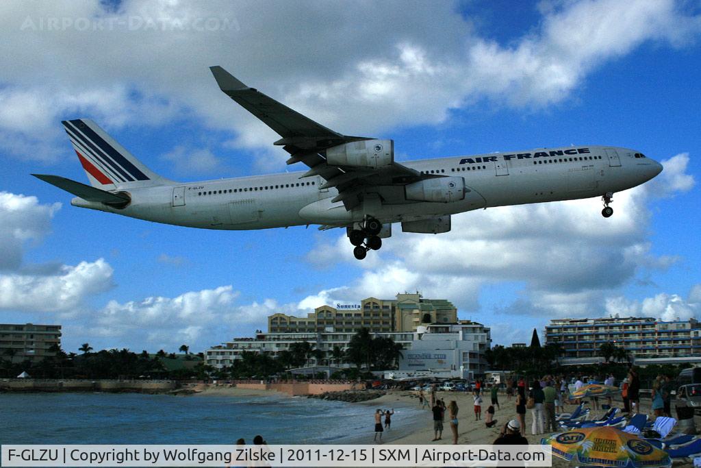 F-GLZU, 2000 Airbus A340-313X C/N 377, visitor