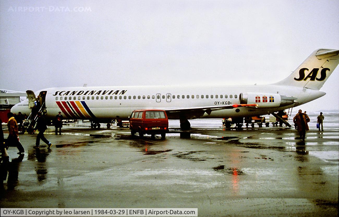 OY-KGB, 1968 Douglas DC-9-41 C/N 47178, Fornebu Oslo Norway 29.3.84