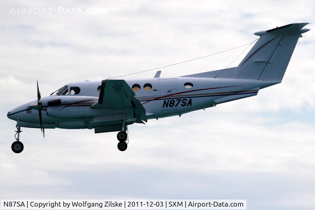 N87SA, 1982 Beech B200 King Air C/N BB-1089, visitor