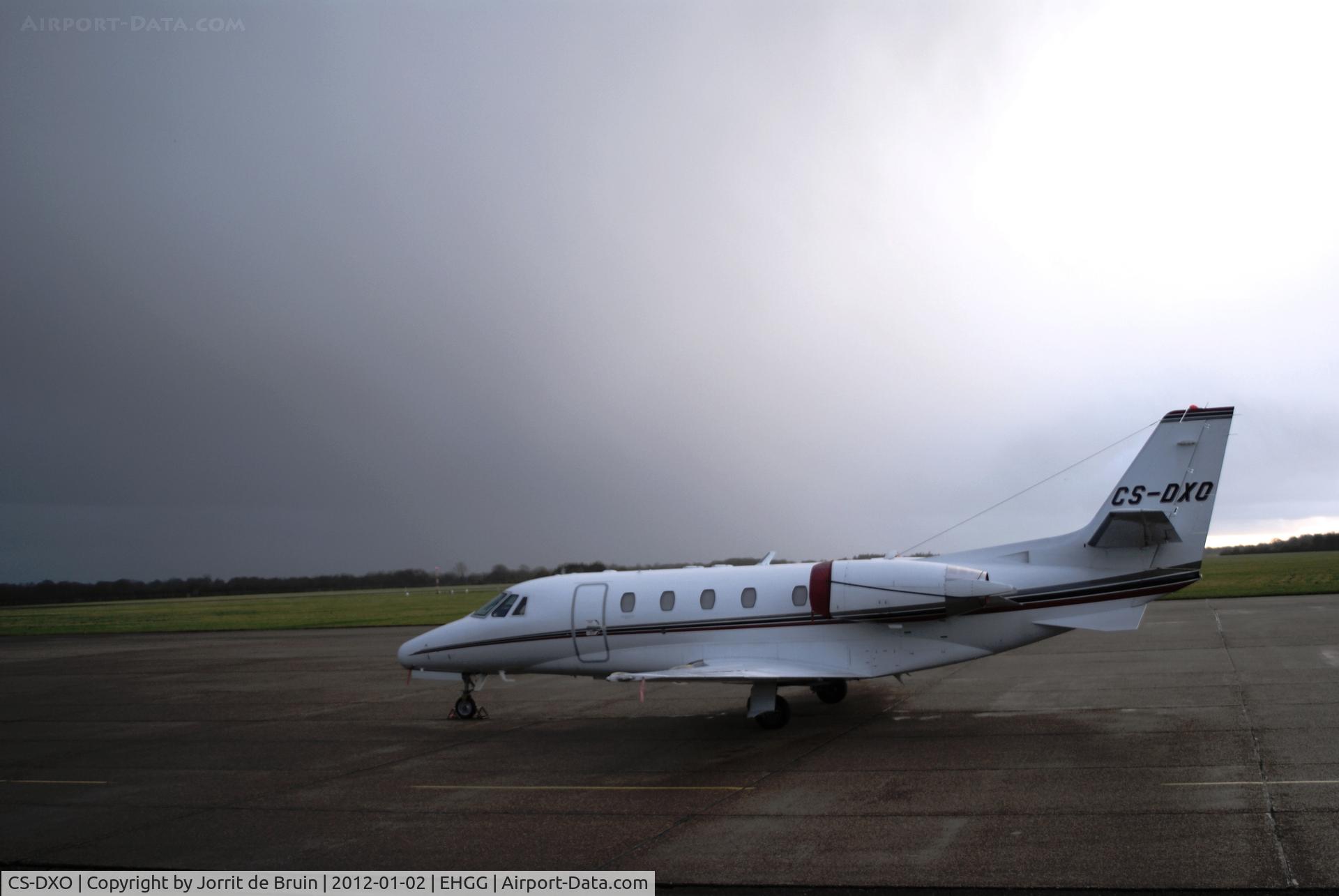 CS-DXO, 2007 Cessna 560 Citation Excel C/N 560-5692, The CS-DXO at the apron of Eelde Airport after a long flight from Moscow. The aircraft stayed a long time at the airport, so that's why it had protections bags at the engines.