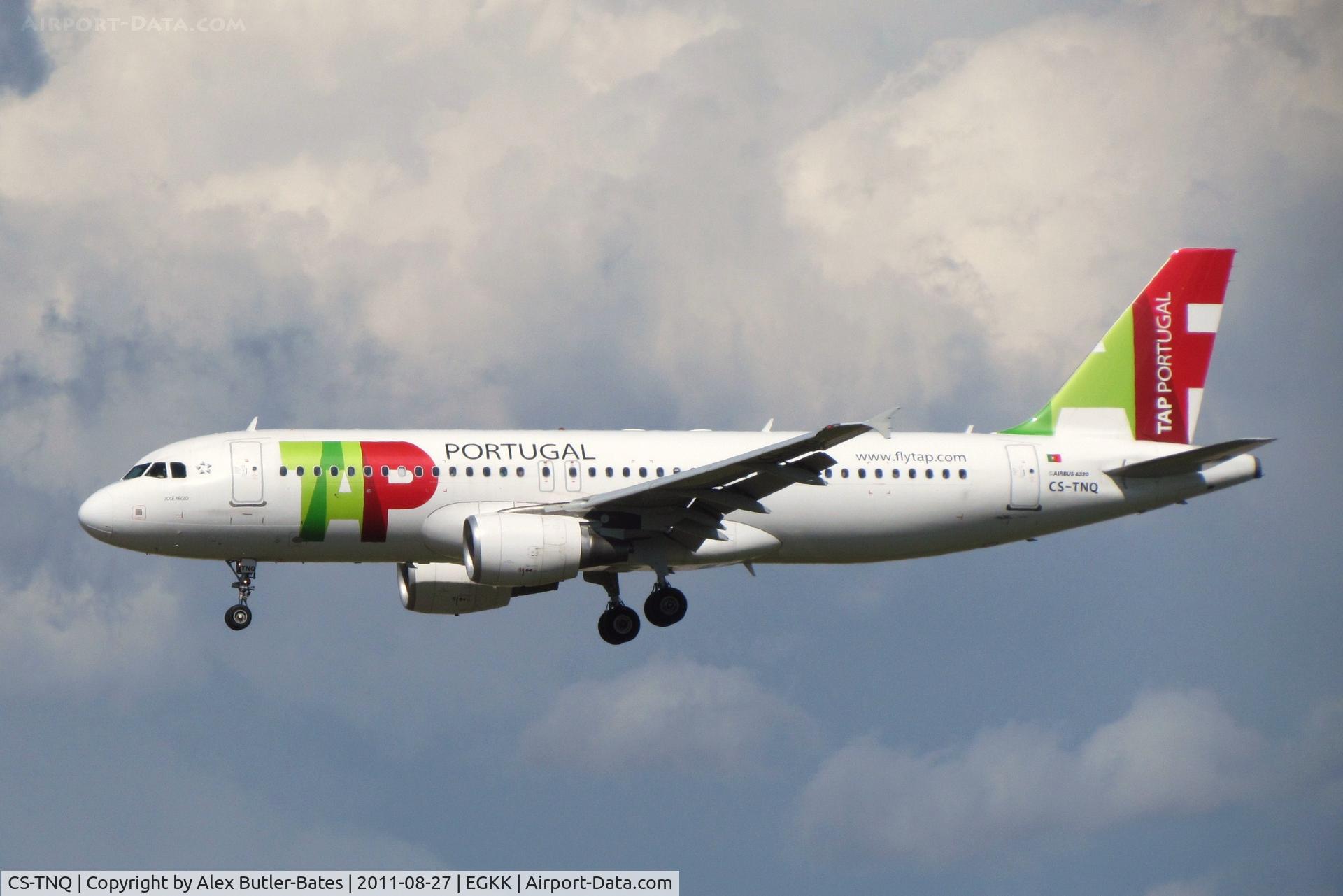 CS-TNQ, 2009 Airbus A320-214 C/N 3769, 