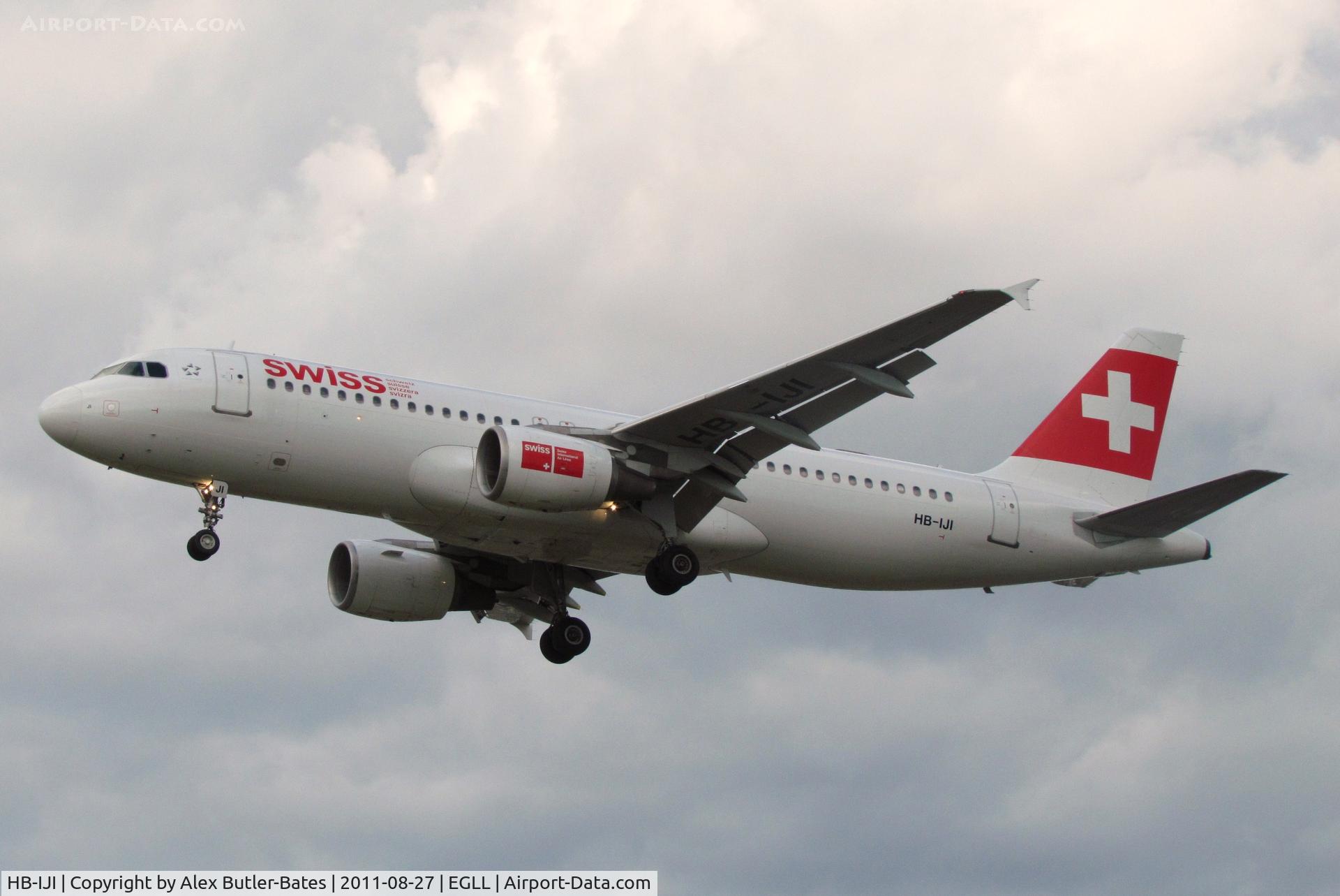 HB-IJI, 1996 Airbus A320-214 C/N 0577, 