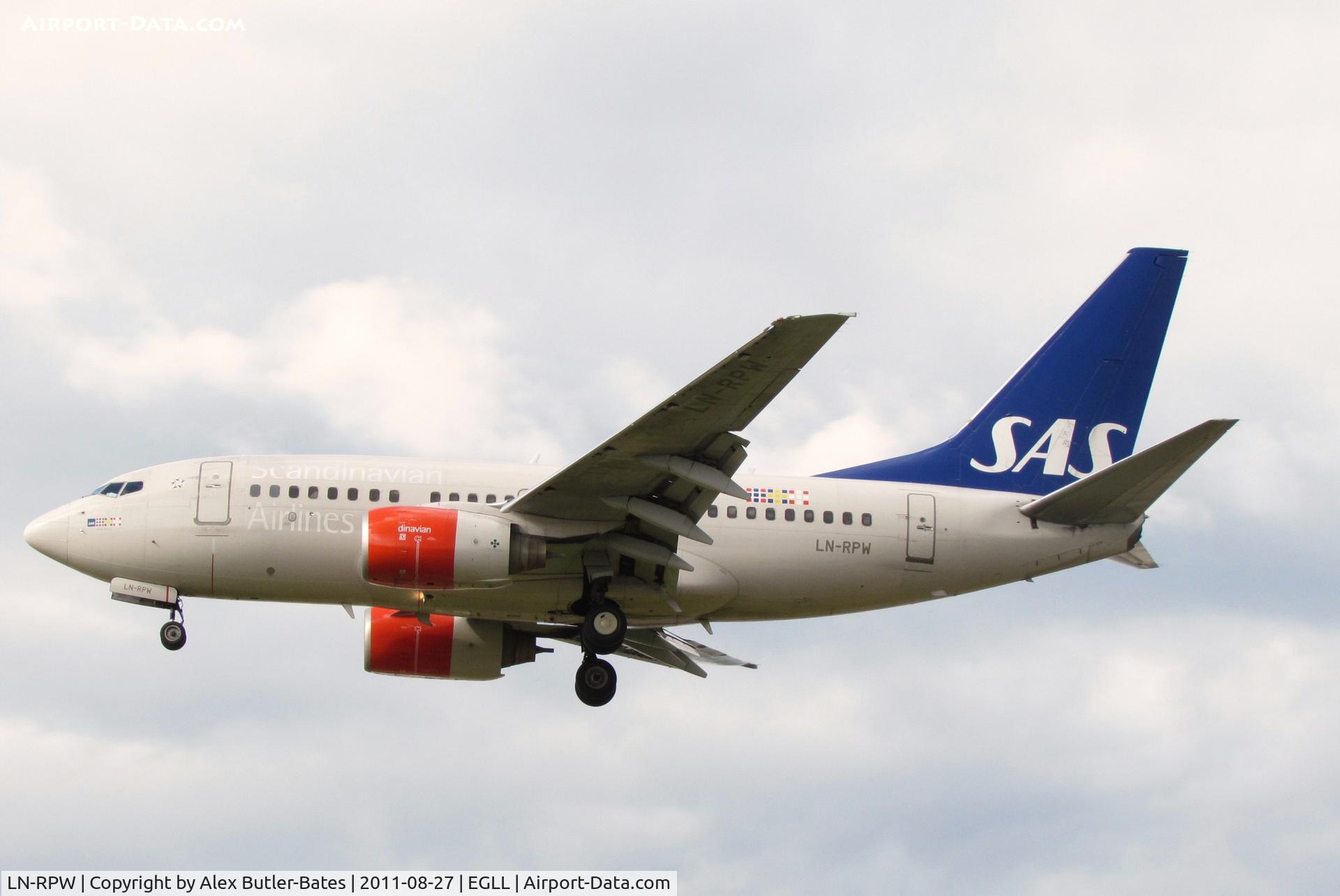 LN-RPW, 1999 Boeing 737-683 C/N 28289, 