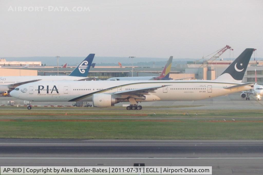 AP-BID, 2008 Boeing 777-340/ER C/N 33780, 