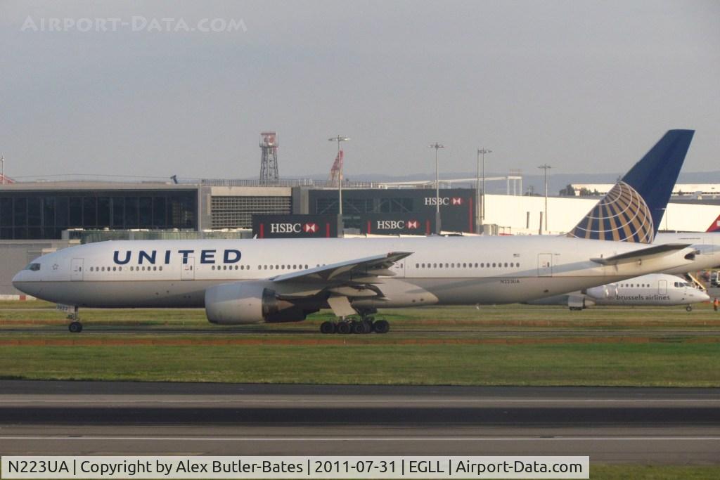 N223UA, 2001 Boeing 777-222 C/N 30224, 