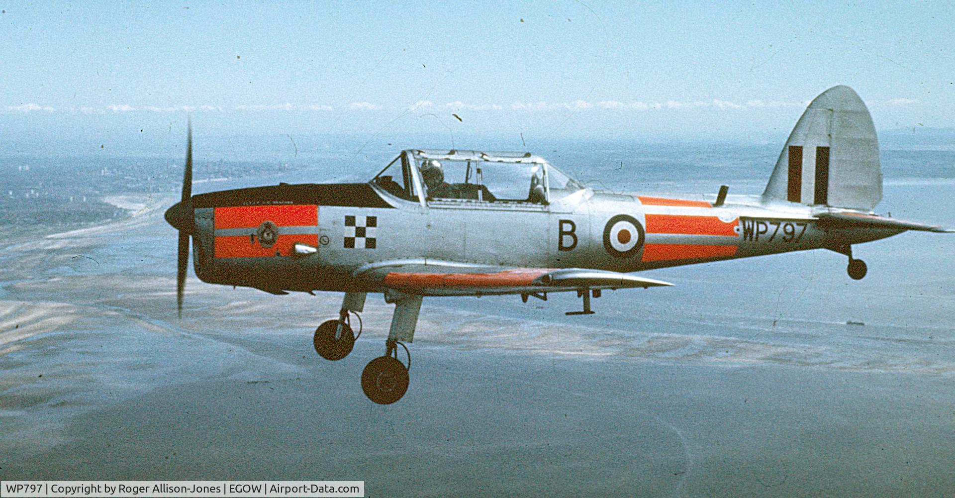 WP797, 1951 De Havilland DHC-1 Chipmunk T.10 C/N C1/0689 (DHB-580?), Formation practice.
