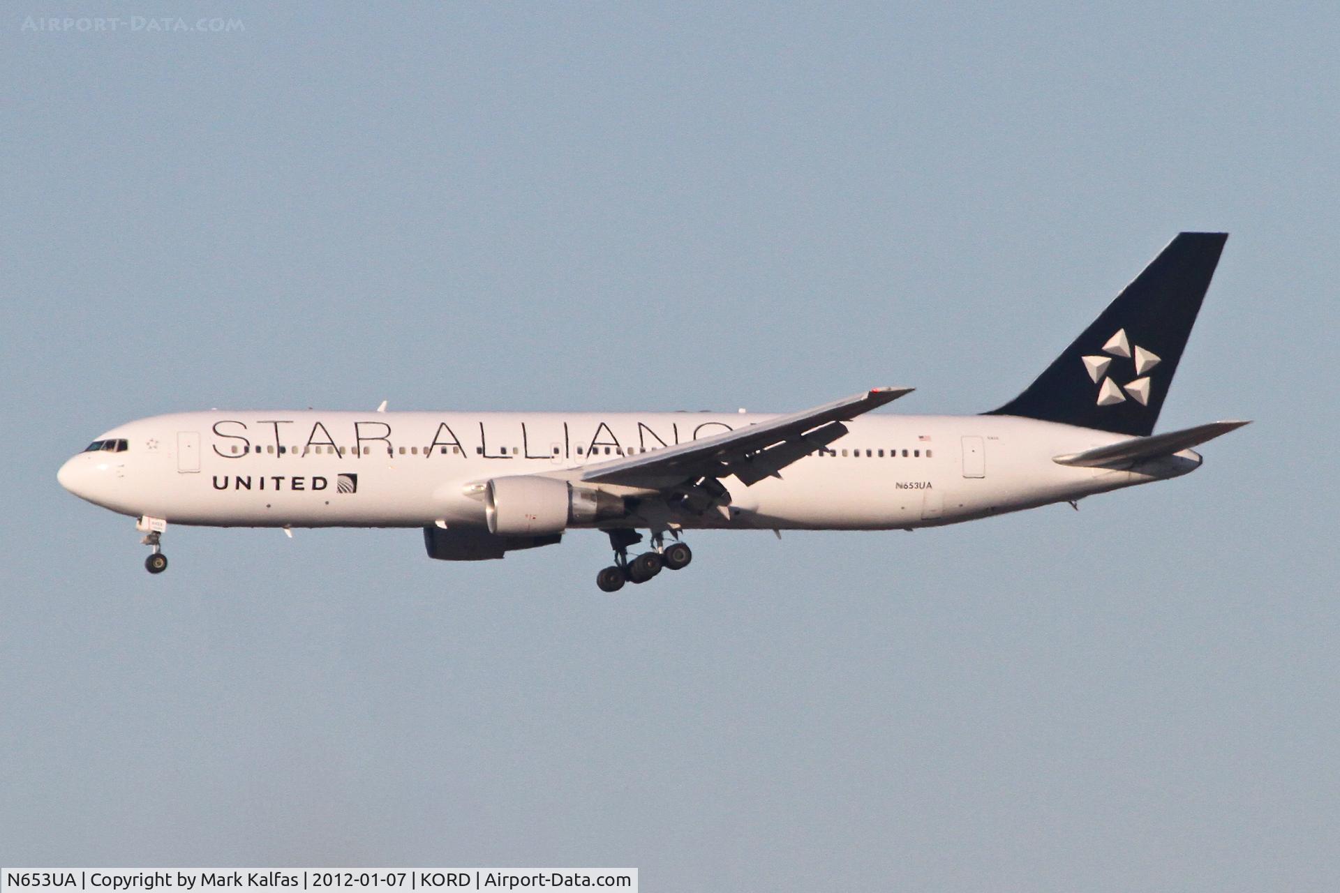 N653UA, 1992 Boeing 767-322 C/N 25391, United Airlines Boeing 767-322, UAL943 arriving from LFPG/CDG, RWY 27L approach KORD.