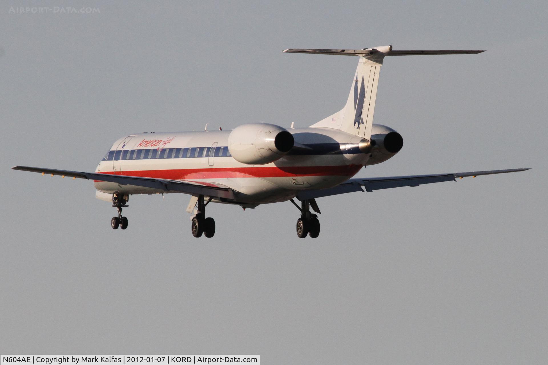 N604AE, 1998 Embraer ERJ-145LR (EMB-145LR) C/N 145058, American Eagle Embraer EMB-145LR, EGF4371 arriving from KOMA, RWY 28 approach KORD.