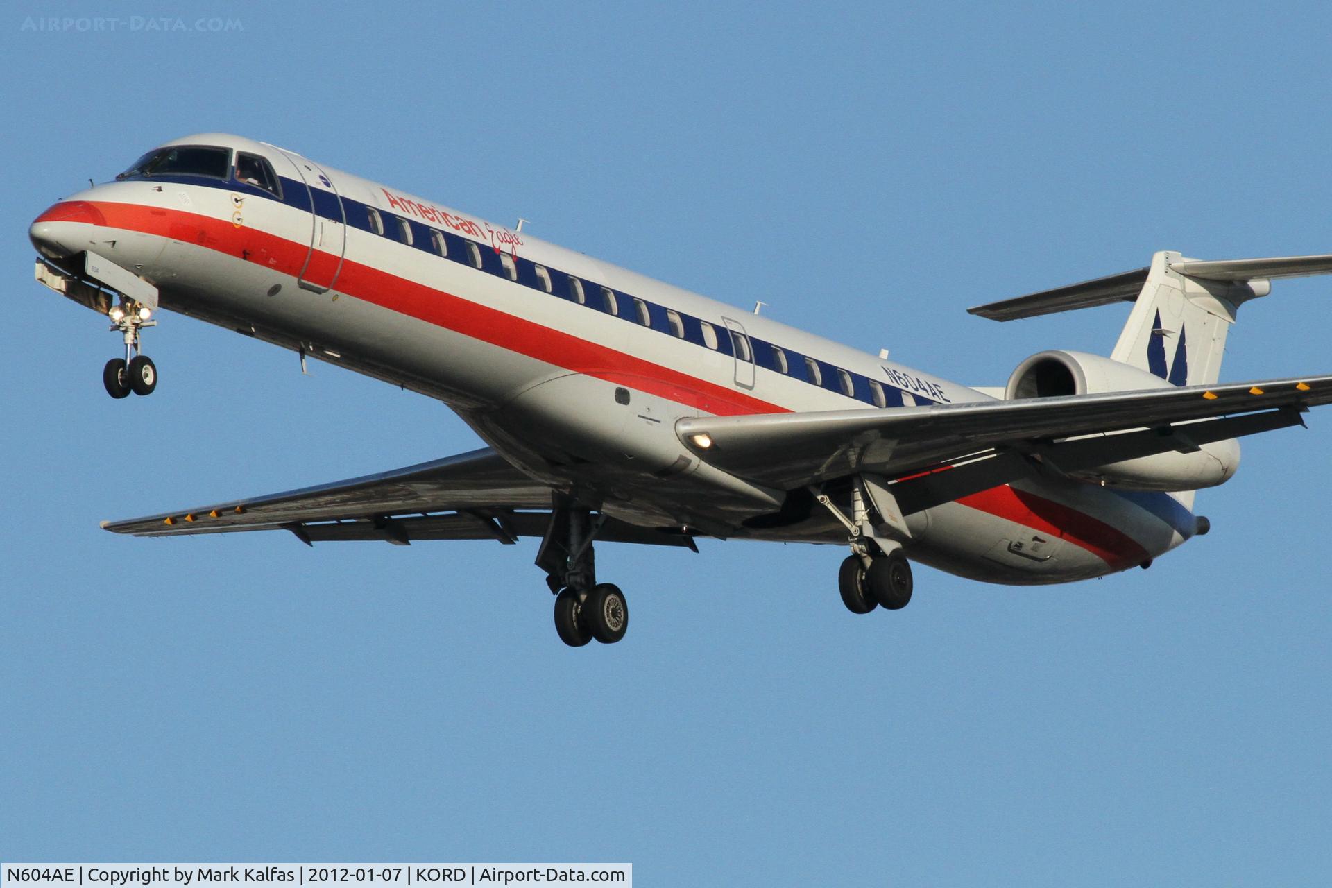 N604AE, 1998 Embraer ERJ-145LR (EMB-145LR) C/N 145058, American Eagle Embraer EMB-145LR, EGF4371 arriving from KOMA, RWY 28 approach KORD.