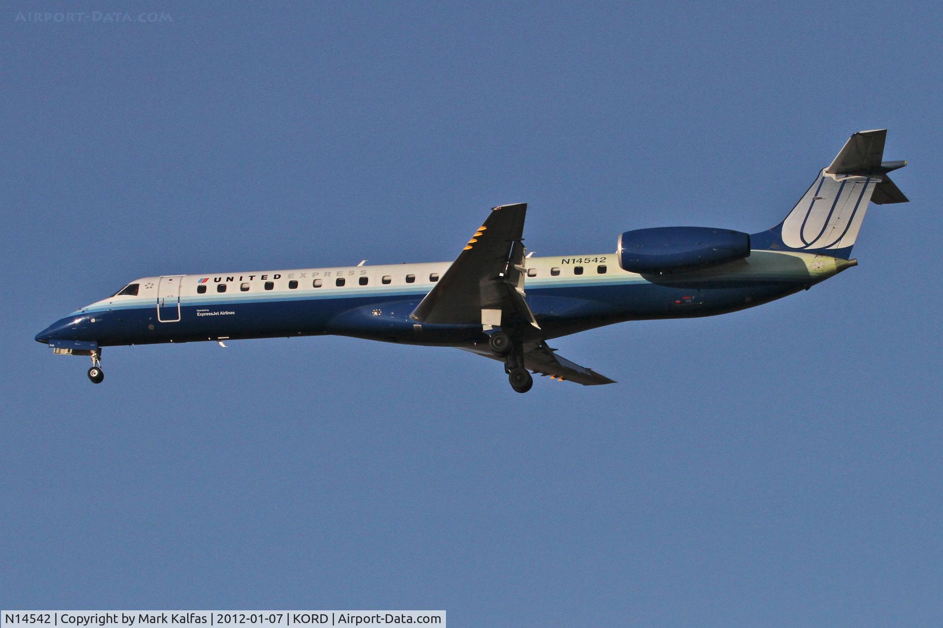 N14542, 2001 Embraer ERJ-145LR (EMB-145LR) C/N 145547, ExpressJet/United Express Embraer EMB-145LR, ASQ6109 arriving from CYWG, RYW 28 approach KORD.