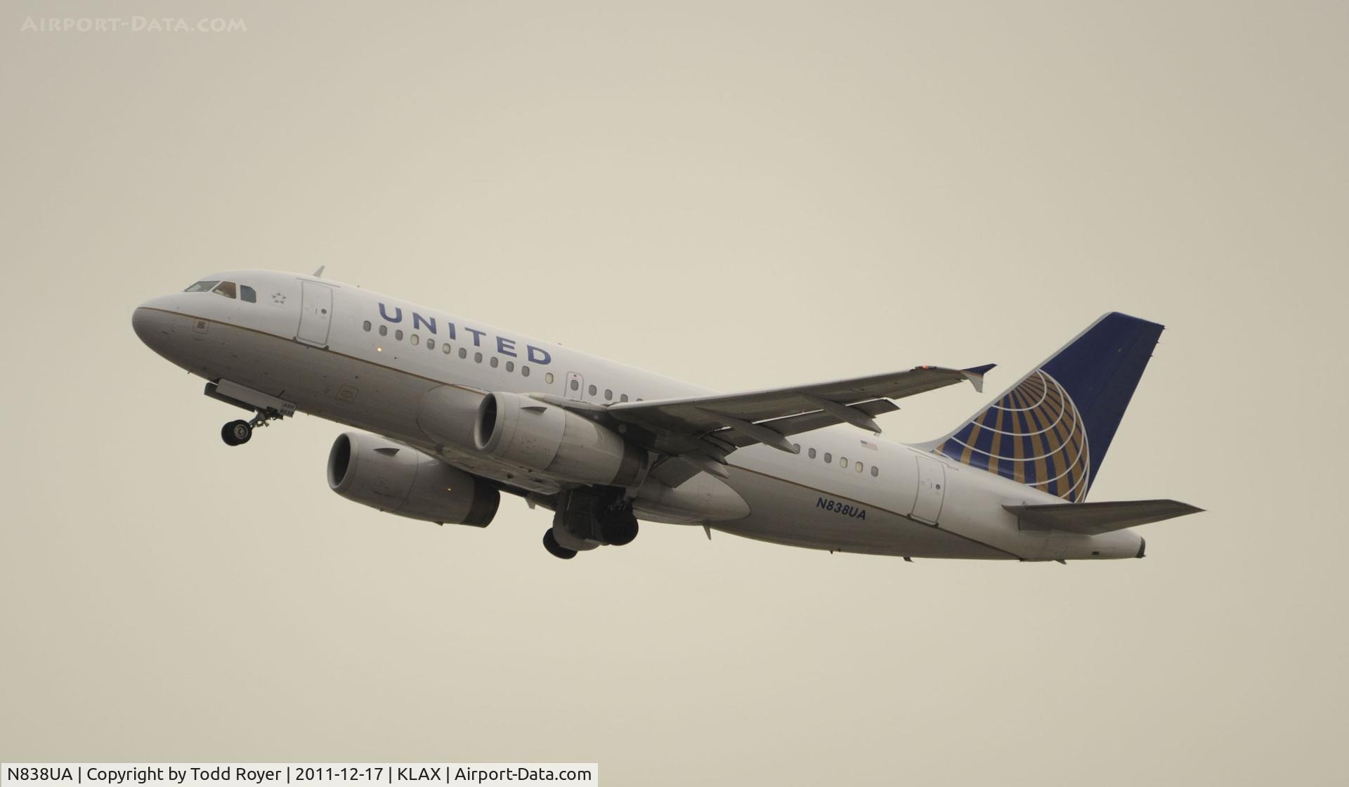 N838UA, 2001 Airbus A319-131 C/N 1477, Departing LAX