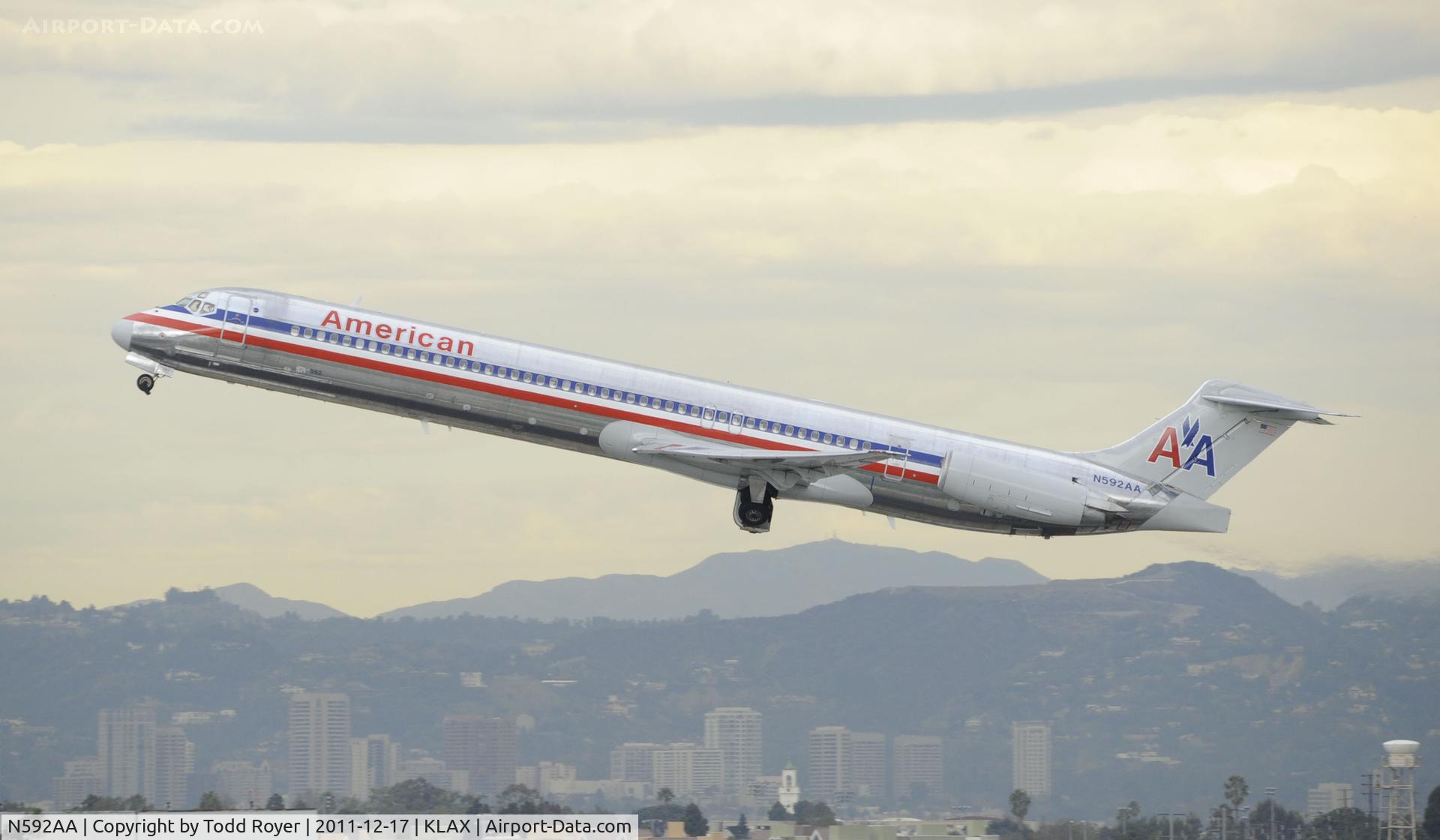 N592AA, 1991 McDonnell Douglas MD-83 (DC-9-83) C/N 53255, Departing LAX