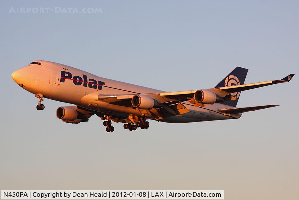 N450PA, 2000 Boeing 747-46NF C/N 30808, Polar Air Cargo N450PA (FLT PAC214) from Cincinnati Northern Kentucky (Int'l) on short final to RWY 25L.