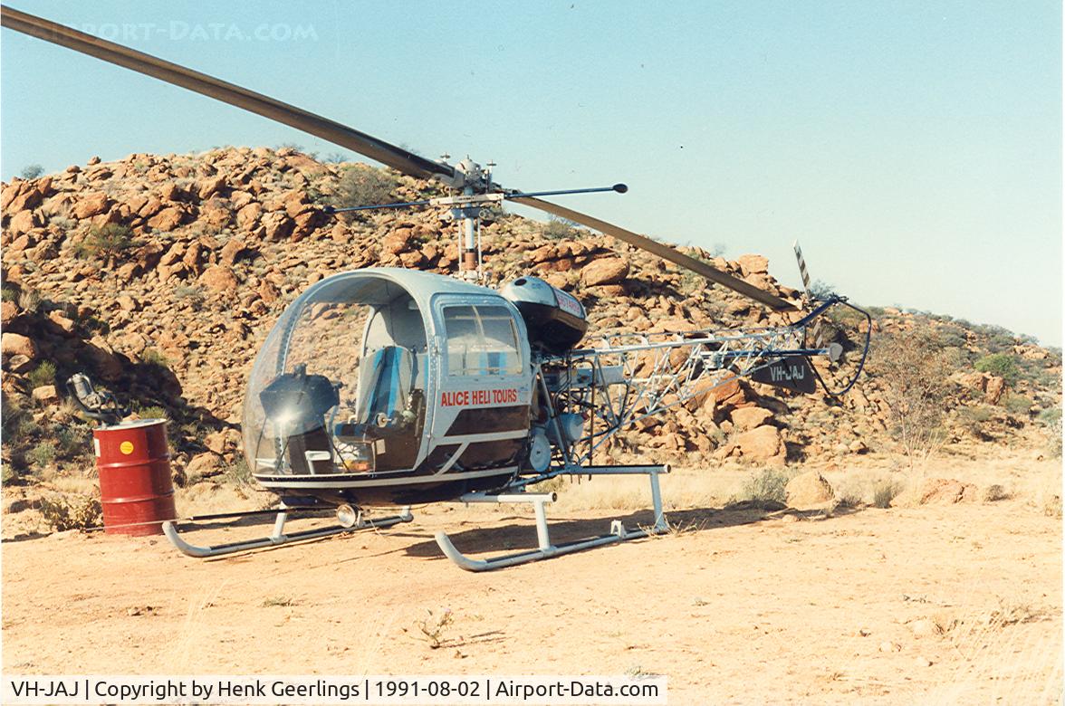 VH-JAJ, 1971 Kawasaki KH-4 C/N 2188, Alice Heli Tours , Alice Springs