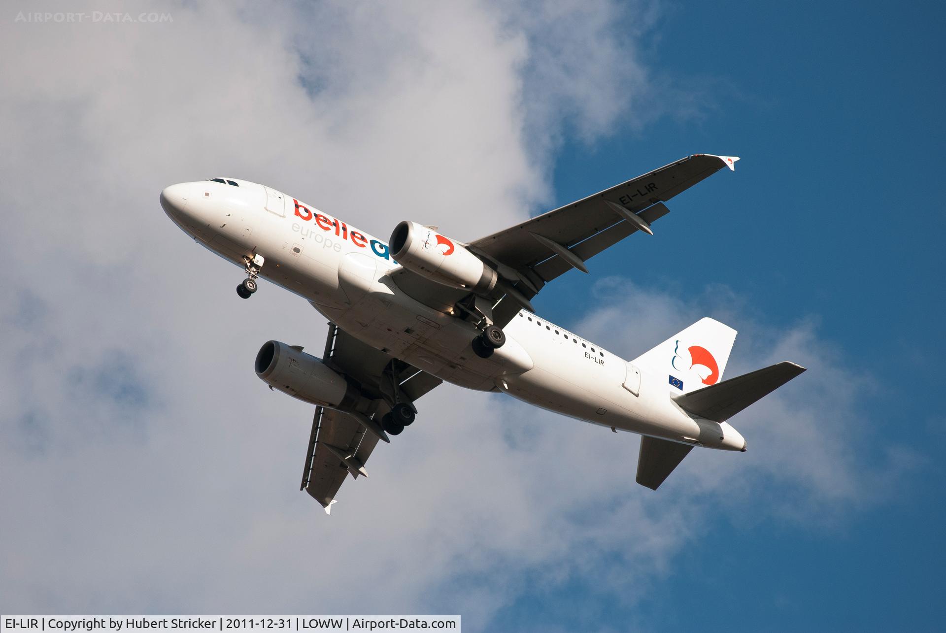 EI-LIR, 2004 Airbus A319-132 C/N 2335, Airbus A-319 is landing to LOWW