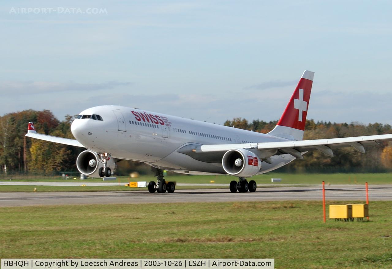 HB-IQH, 1999 Airbus A330-223 C/N 288, Swiss take off