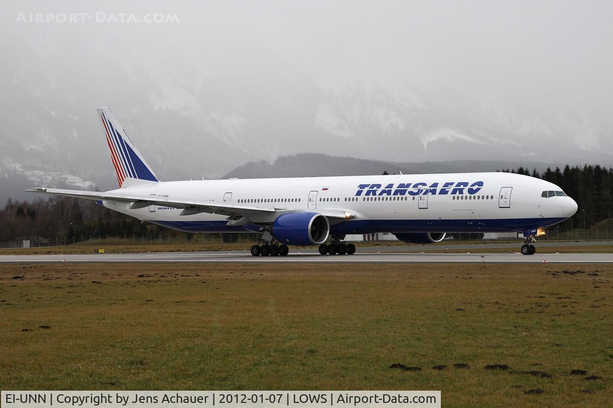 EI-UNN, 1998 Boeing 777-312 C/N 28517, brand new 773 for Transaero taking off