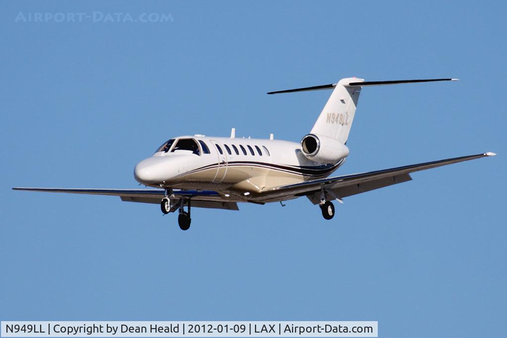 N949LL, 2009 Cessna 525B CitationJet CJ3 C/N 525B-0306, Leavitt Leasing Co Inc 2009 Cessna 525B Citation CJ3 N949LL from Friedman Memorial (KSUN) - Sun Valley, Idaho on short final to RWY 25L.