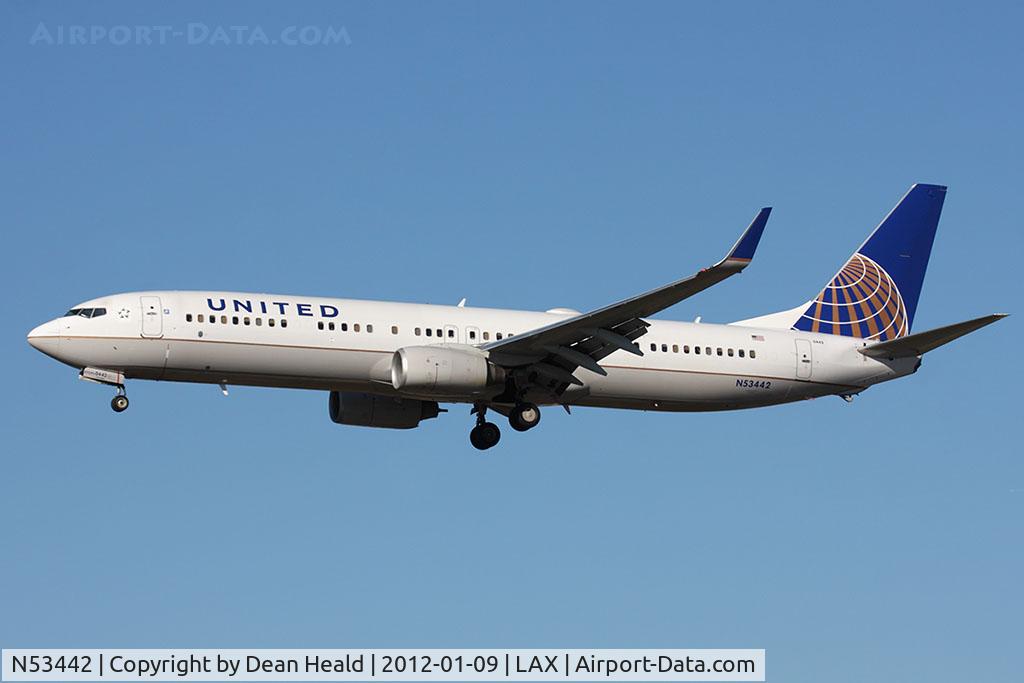 N53442, 2009 Boeing 737-924/ER C/N 33536, United Airlines N53442 (FLT UAL1605) from Houston Bush Intercontinental Airport (KIAH) on short final to RWY 25L.
