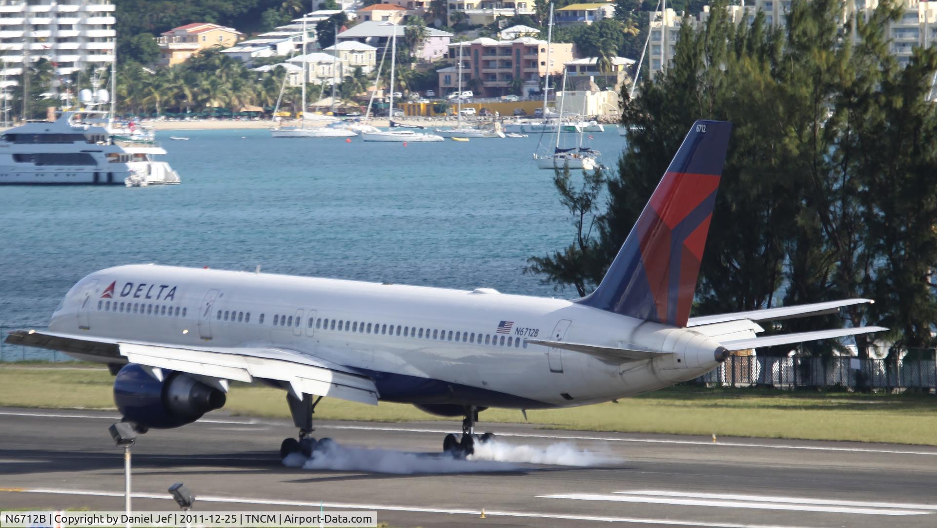 N6712B, 2000 Boeing 757-232 C/N 30484, N6712B
