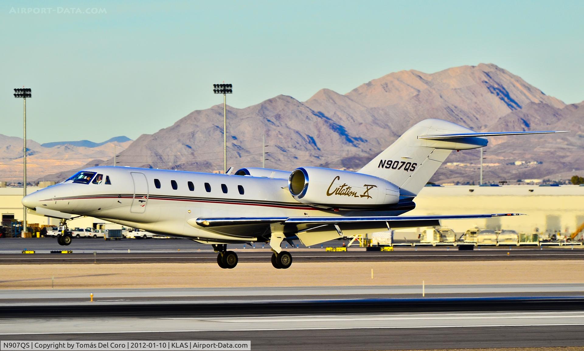 N907QS, 2002 Cessna 750 Citation X C/N 750-0201, N907QS 2002 Cessna 750 C/N 750-0201

- Las Vegas - McCarran International (LAS / KLAS)
USA - Nevada, January 10, 2012
Photo: Tomás Del Coro