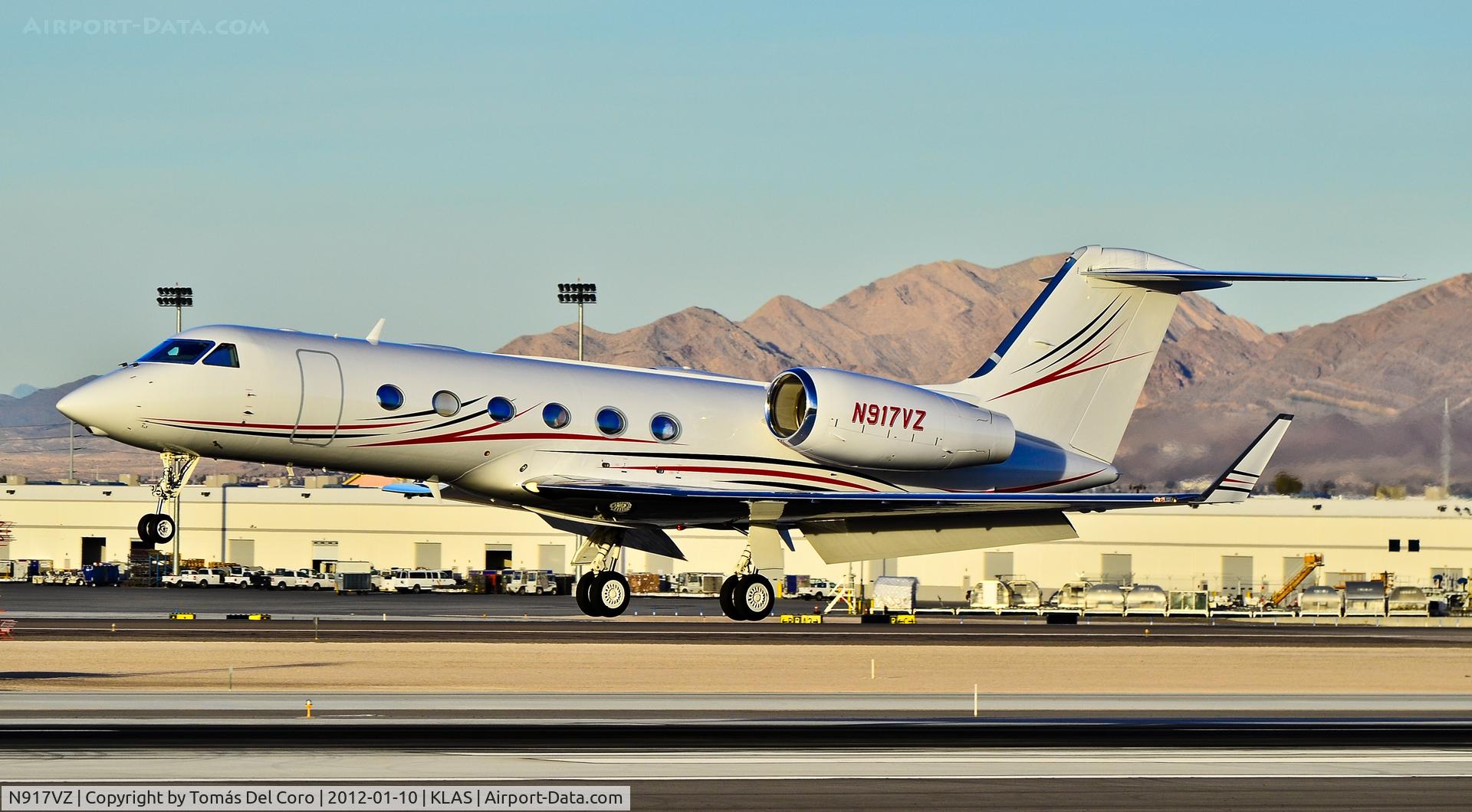 N917VZ, 2010 Gulfstream Aerospace GIV-X (G450) C/N 4198, N917VZ Gulfstream Aerospace G-IV-X Gulfstream G450 (cn 4198)

- Las Vegas - McCarran International (LAS / KLAS)
USA - Nevada, January 10, 2012
Photo: Tomás Del Coro