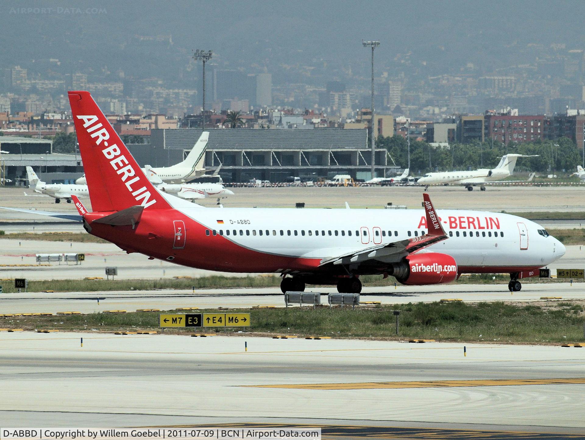 D-ABBD, 2001 Boeing 737-86J C/N 30880, Taxi to runway for take off