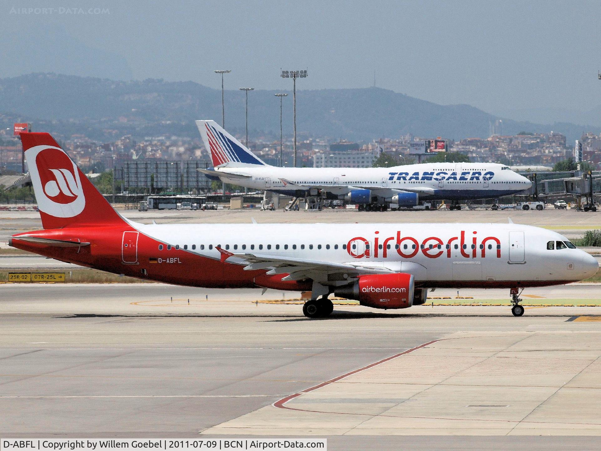 D-ABFL, 2010 Airbus A320-214 C/N 4463, Taxi to the runway of Barcelona Airport