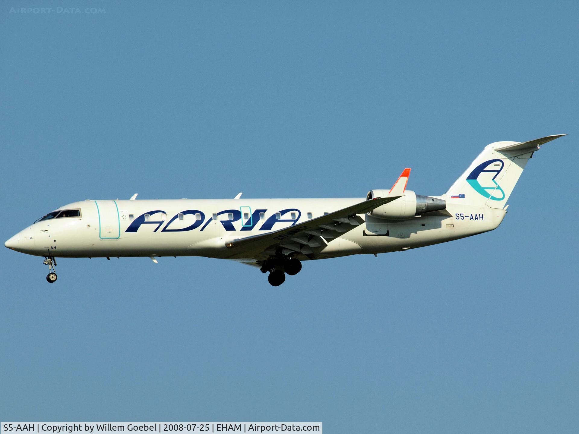 S5-AAH, 1994 Canadair CRJ-100LR (CL-600-2B19) C/N 7032, Landing on runway C18 of Amstrdam Airport