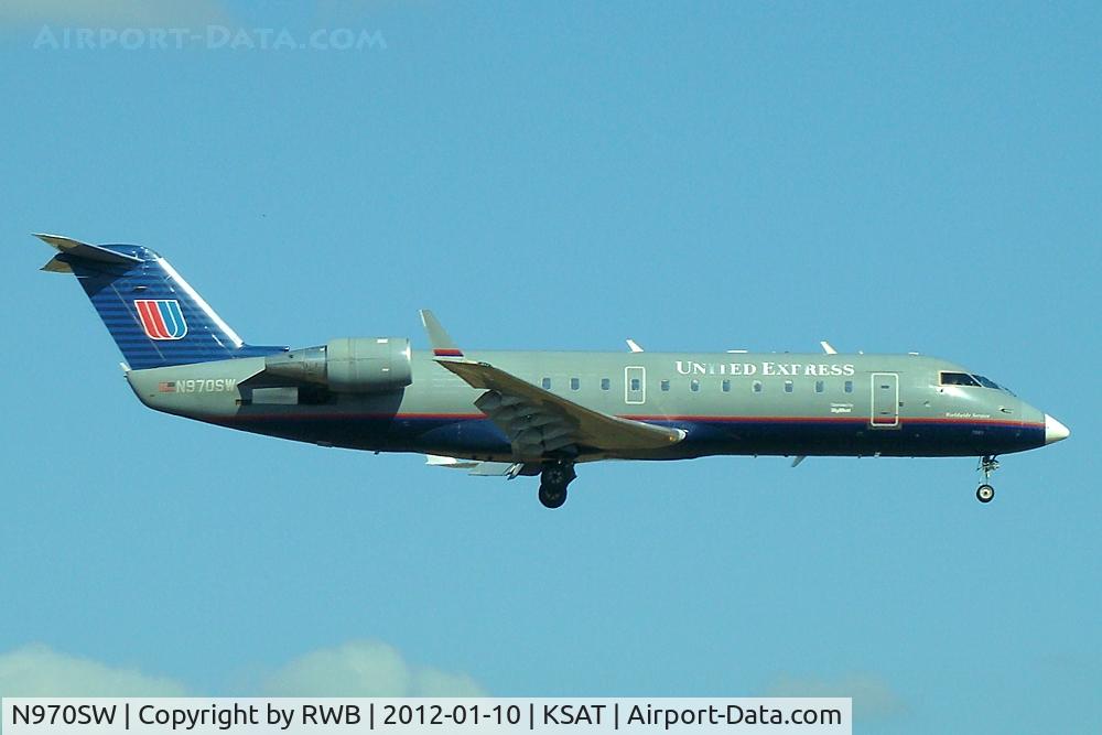 N970SW, 2003 Bombardier CRJ-200ER (CL-600-2B19) C/N 7881, Landing 12R