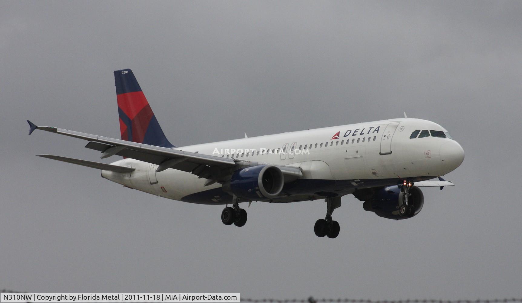 N310NW, 1990 Airbus A320-211 C/N 121, Delta A320 landing 12