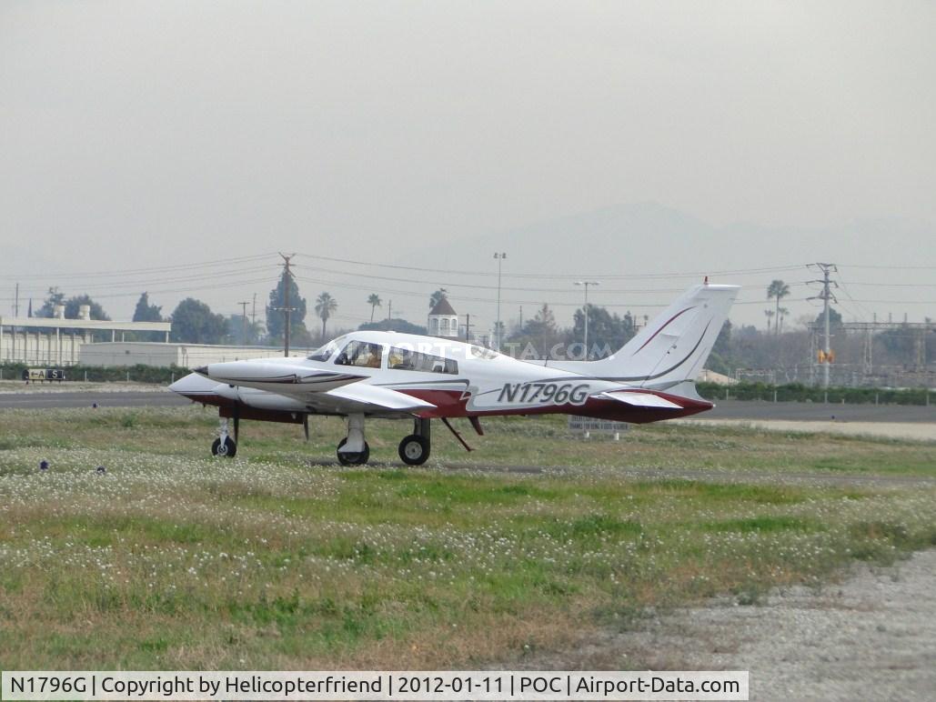 N1796G, 1975 Cessna 310R C/N 310R0048, Taxiing to taxiway Sierra to go to runway 26L