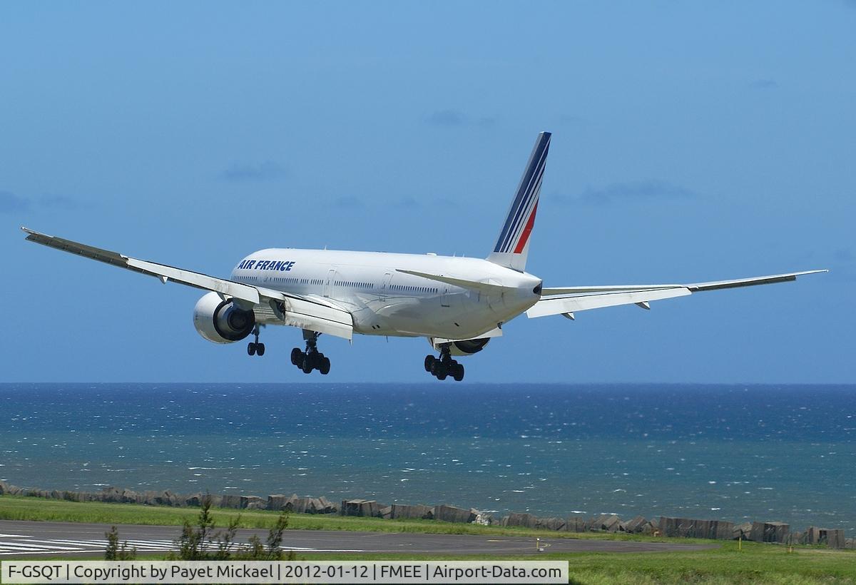 F-GSQT, 2007 Boeing 777-328/ER C/N 32846, Final for rwy 30