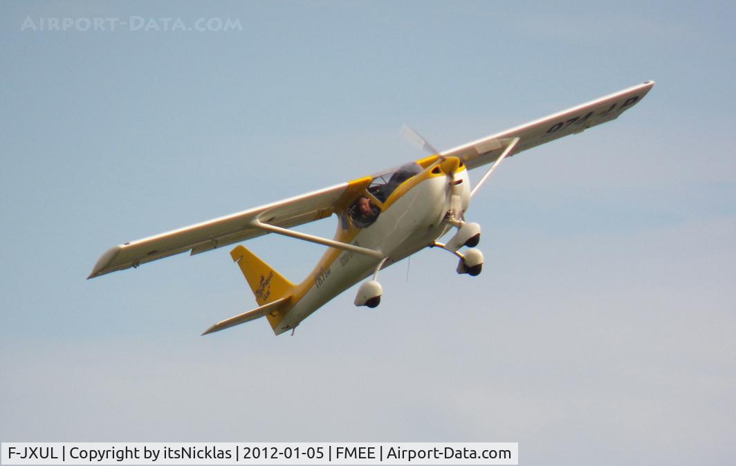 F-JXUL, FK Lightplanes FK-9 Mark IV C/N 356, Take off from reunion island !