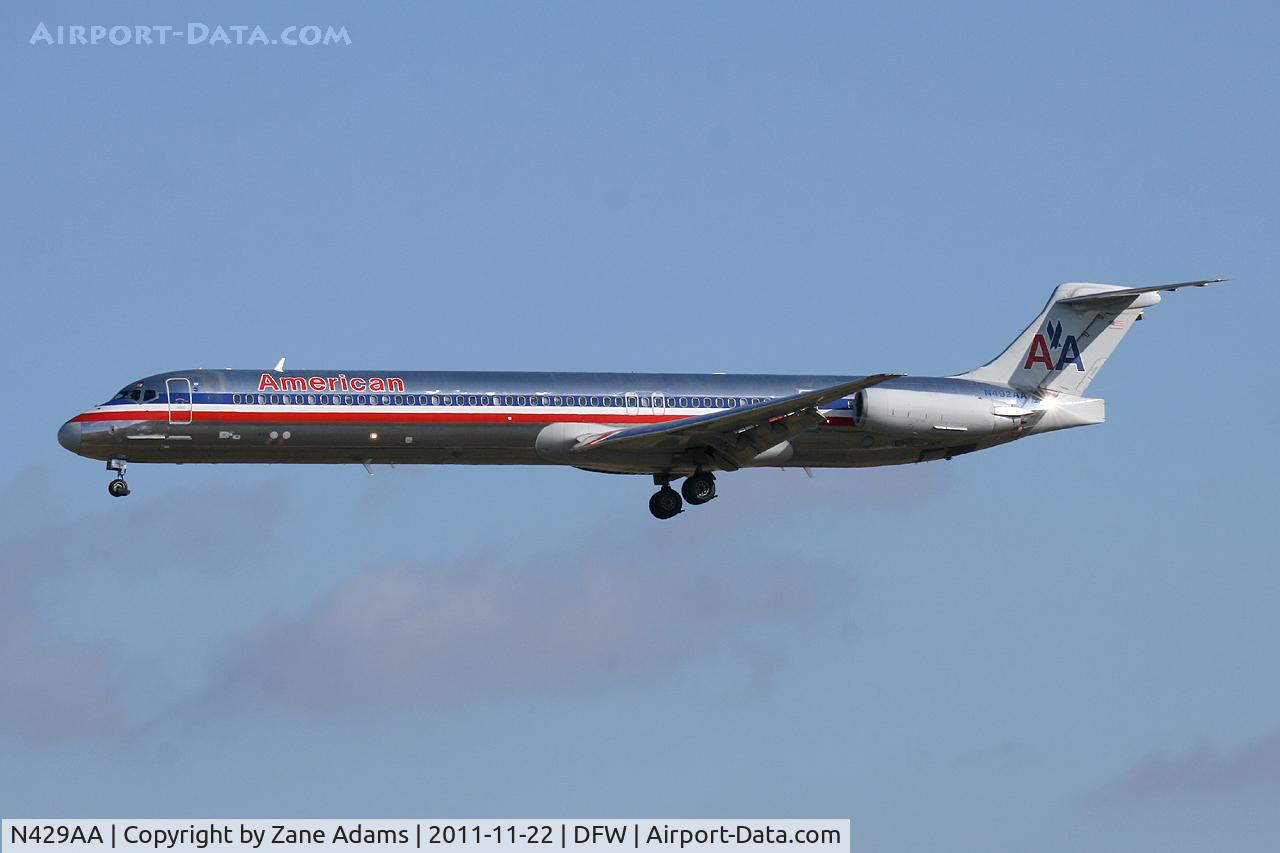 N429AA, 1986 McDonnell Douglas MD-82 (DC-9-82) C/N 49341, American Airlines at DFW Airport