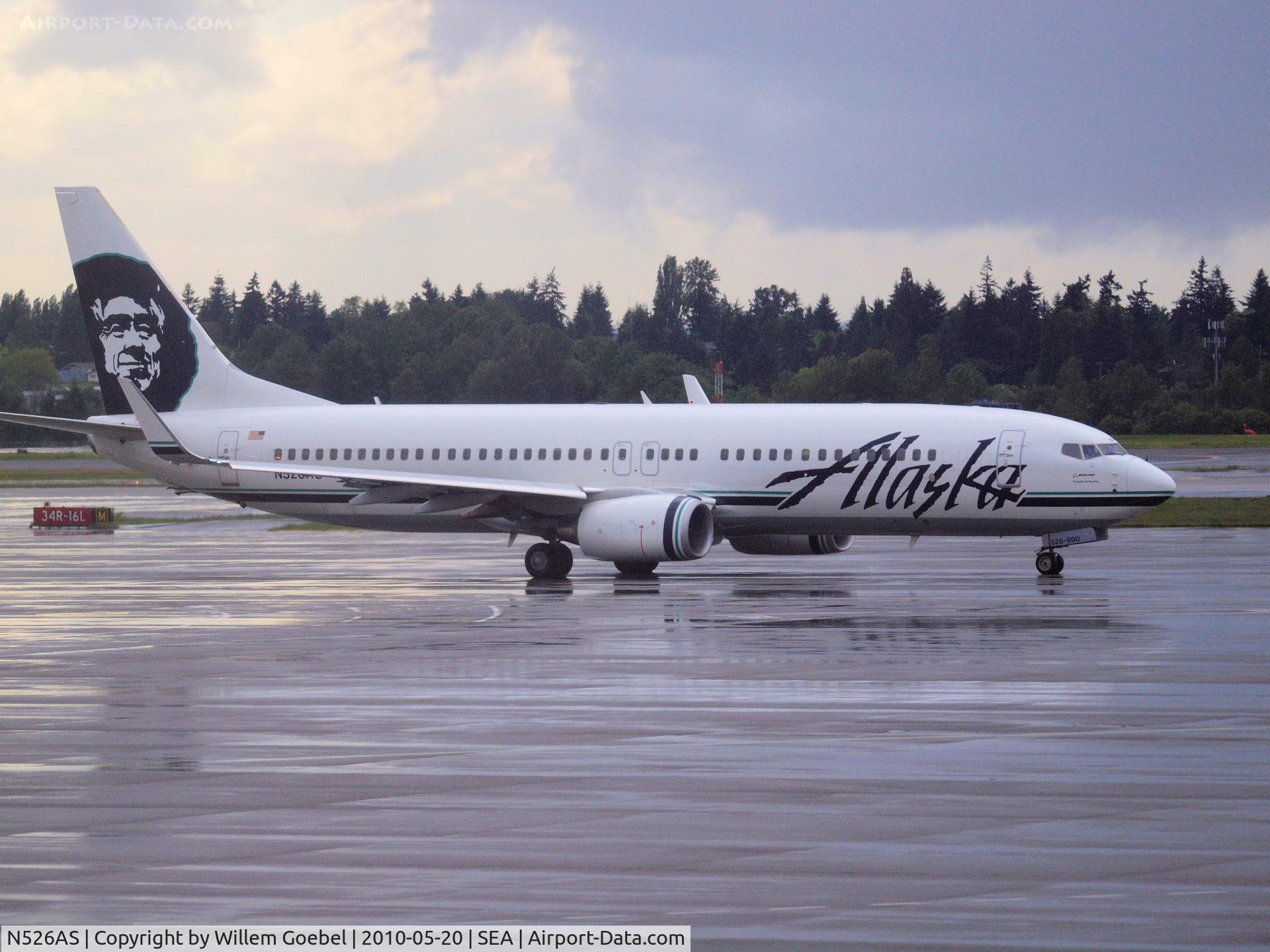 N526AS, 2009 Boeing 737-890 C/N 35196, Taxi to the runway of Seattle Airport