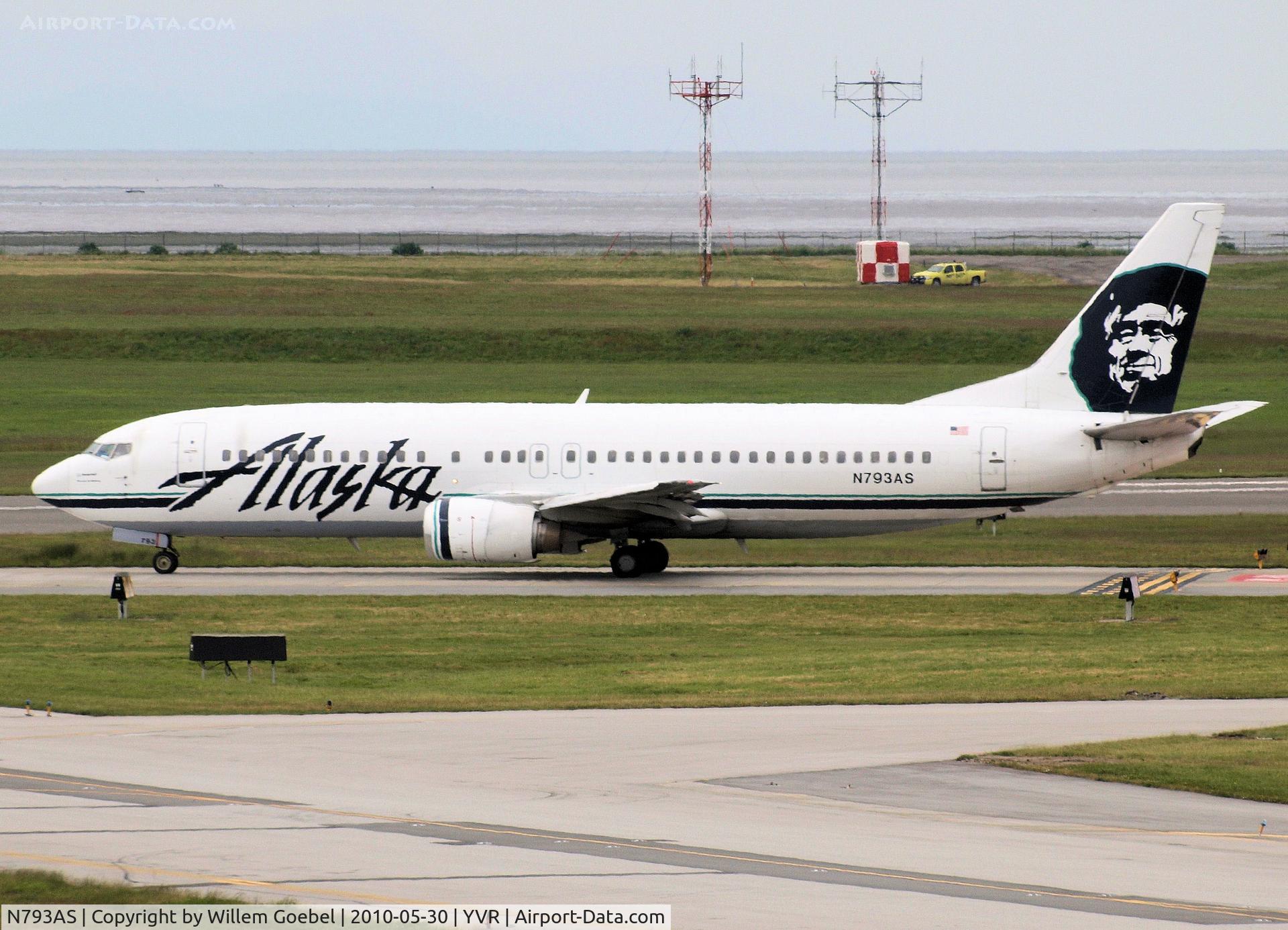 N793AS, 1998 Boeing 737-490 C/N 28888, Taxi to the runway of Vancouver Int Airport