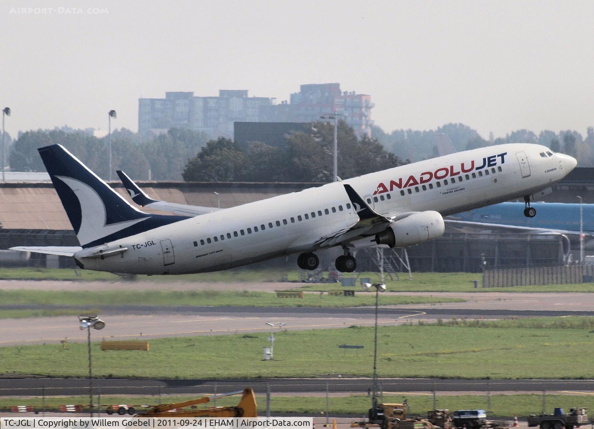 TC-JGL, 2006 Boeing 737-8F2 C/N 34410, Take off from runway L18 of Amsterdam Airport