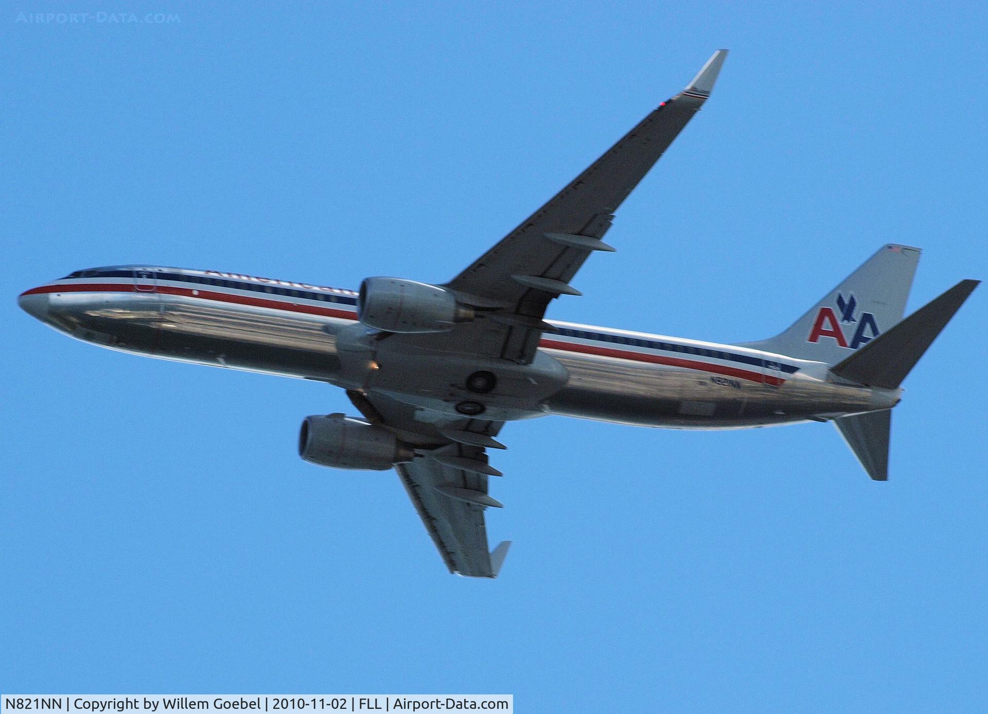 N821NN, 2009 Boeing 737-823 C/N 30912, Take off from Frt Lauderdale Airport