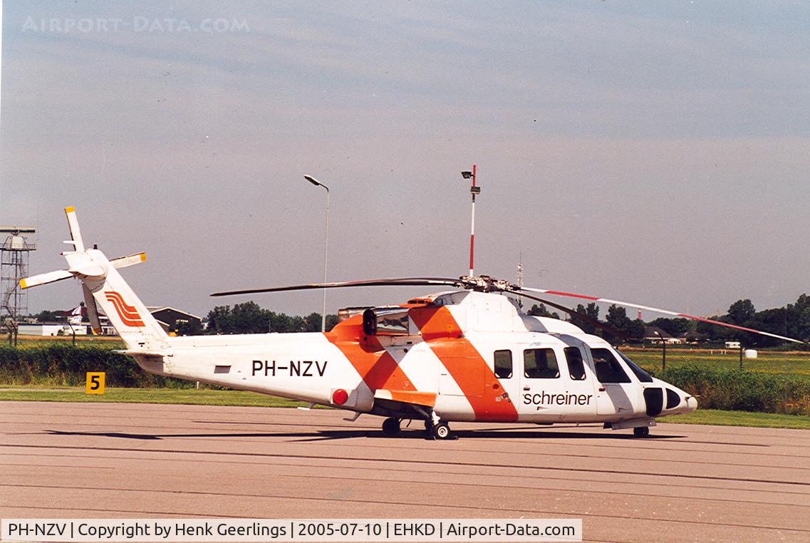 PH-NZV, Sikorsky S-76B C/N 760336, Schreiner North Sea Helicopters.

Den Helder Airport Open House 2005