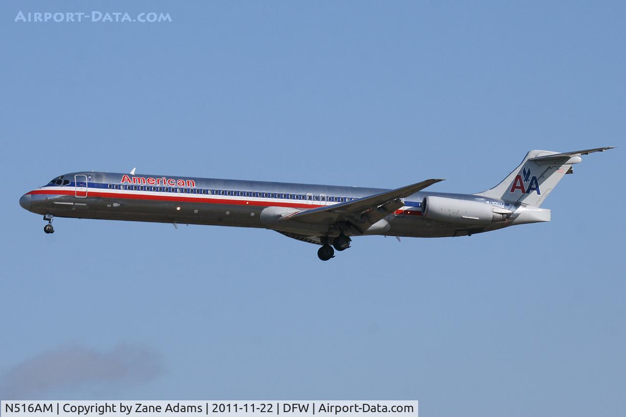 N516AM, 1990 McDonnell Douglas MD-82 (DC-9-82) C/N 49893, American Airlines landing at DFW Airport