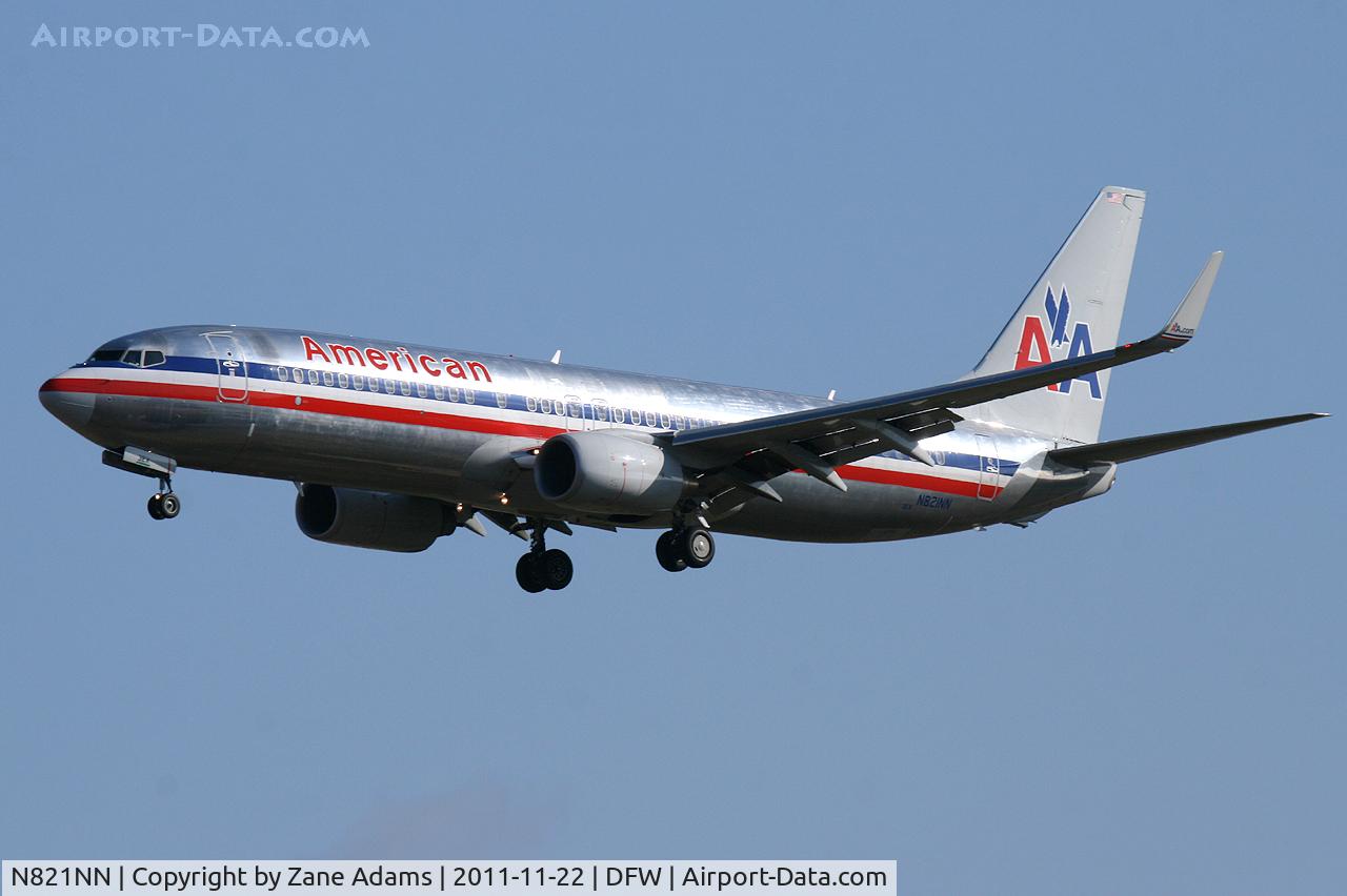 N821NN, 2009 Boeing 737-823 C/N 30912, American Airlines landing at DFW Airport
