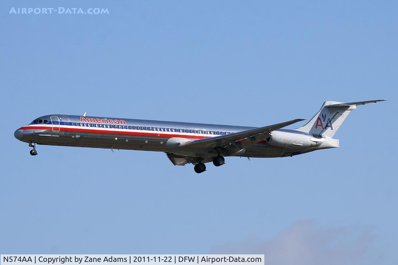 N574AA, 1991 McDonnell Douglas MD-82 (DC-9-82) C/N 53151, American Airlines landing at DFW Airport