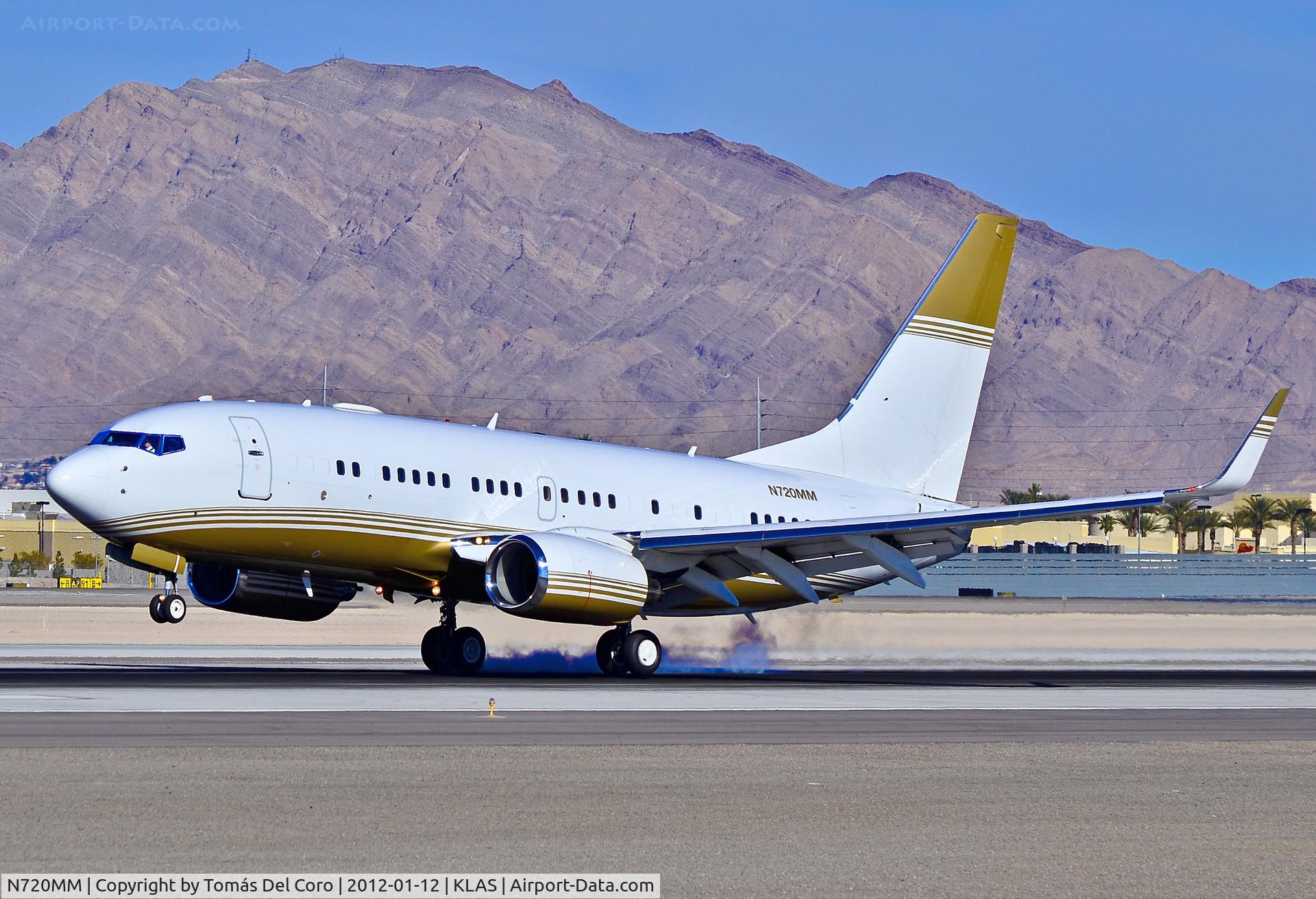 N720MM, 2001 Boeing 737-7ET C/N 33010, N720MM Boeing 737-7BC BBJ (cn 33010/1037) MGM Mirage

- Las Vegas - McCarran International (LAS / KLAS)
USA - Nevada, January 12, 2012
Photo: Tomás Del Coro